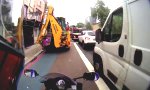Funny Video : Der Biker und der Bagger