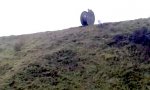 Movie : Am Fuße des Hügels