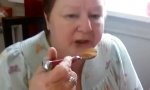 Funny Video : Zimtlöffel vs Oma