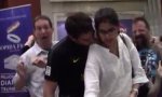Lustiges Video : Dance Like no one is Watching ... their Back