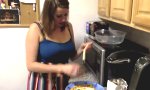 Lustiges Video : Snack zu später Stunde
