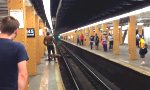 Sprungkraft am U-Bahn-Steig