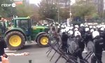 Traktor vs Polizei