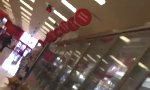 Lustiges Video : Wichtige Durchsage im Supermarkt