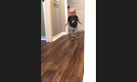 Funny Video : Überraschung, Opa ist da!