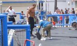 Funny Video : Alter Sack im Strand-Gym