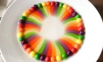 Funny Video - Skittles in warmem Wasser