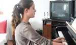 Pianistin mit Handicap