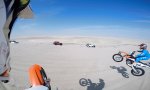 Funny Video : Die Wüste bietet viel Sprungplatz