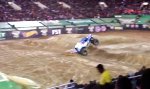 Lustiges Video : Monster Truck Front Flip