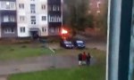 Lustiges Video : Kleine Pyroshow im Hof