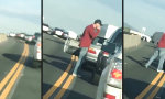 Funny Video : Road Rage mit Seitenhieb