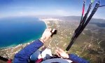 Lustiges Video - Mit dem Selflie-Stick beim Paragliden