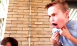 Funny Video : Und ab damit...