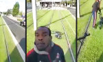 Lustiges Video - Straßenbahn auf dem Fahrradweg