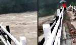 Holzbrücke des Vertrauens