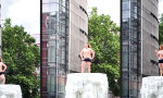 Lustiges Video : Ein Display von Männlichkeit