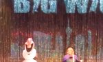 Funny Video : Frostige Bühneneffekte