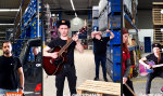 Lustiges Video : Warehouse-Oper mit Ushanka-Bonus