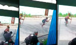Funny Video : Pfeil und Bogen, Asphalt und Cap