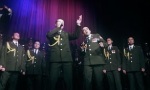 Lustiges Video : Russischer Polizei-Chor gets Lucky